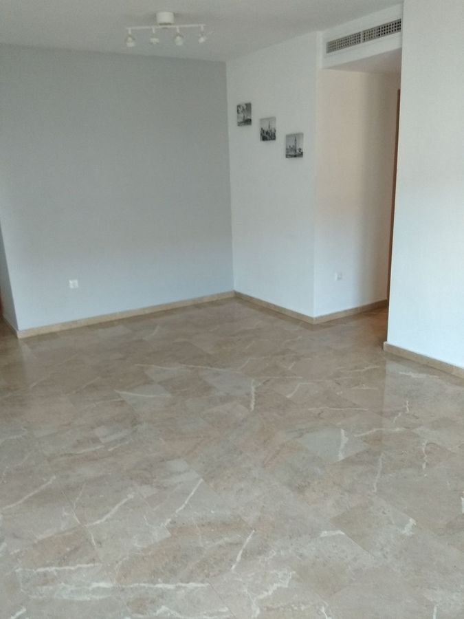 ¡PISO SEMINUEVO EN TORRENT CON PLAZA DE GARAJE!